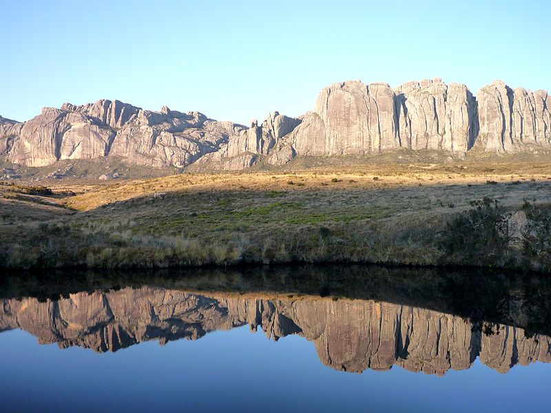 Andringitra : Évasion Vers les Sommets de la Nature Sauvage Malagasy