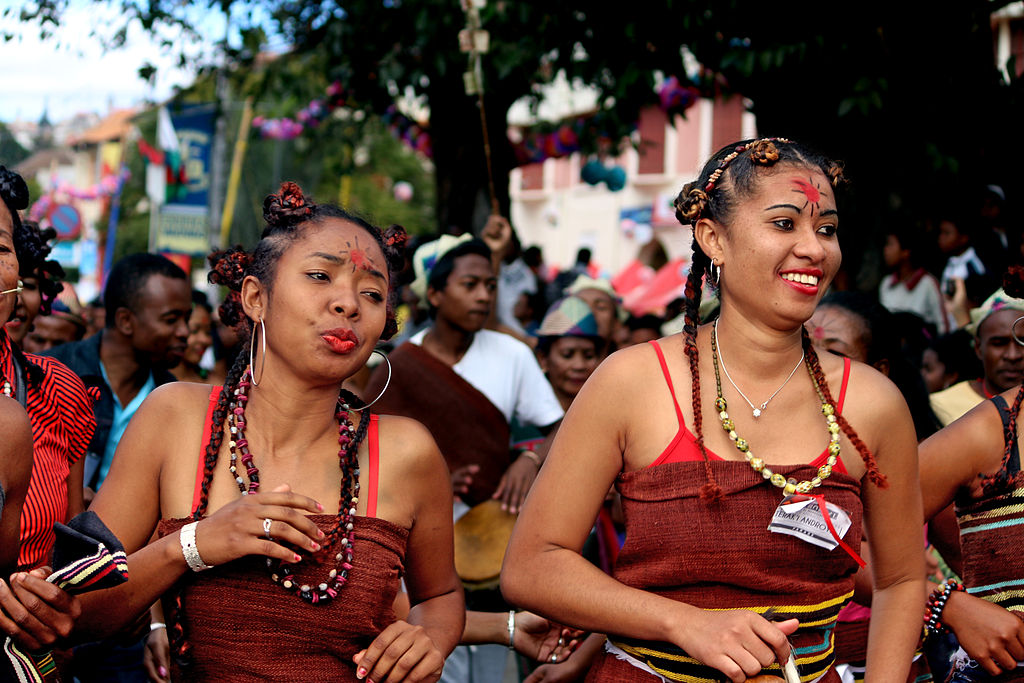 Vezo, Mahafaly, Antandroy : voyage au cœur des traditions du sud Malagasy