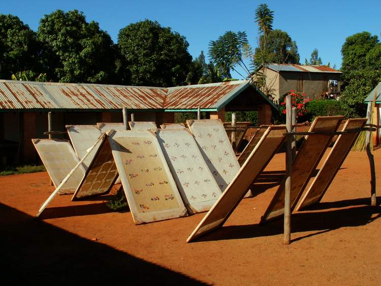 Le Papier Antemoro : Un trésor culturel de Madagascar avec Lemur Travel